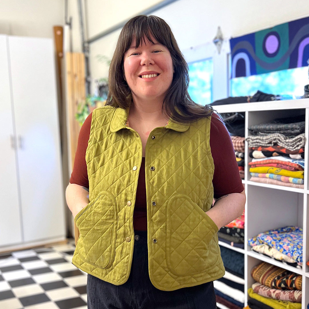 Green Linen Wildwood Vest with Collar – Helen's Closet Patterns