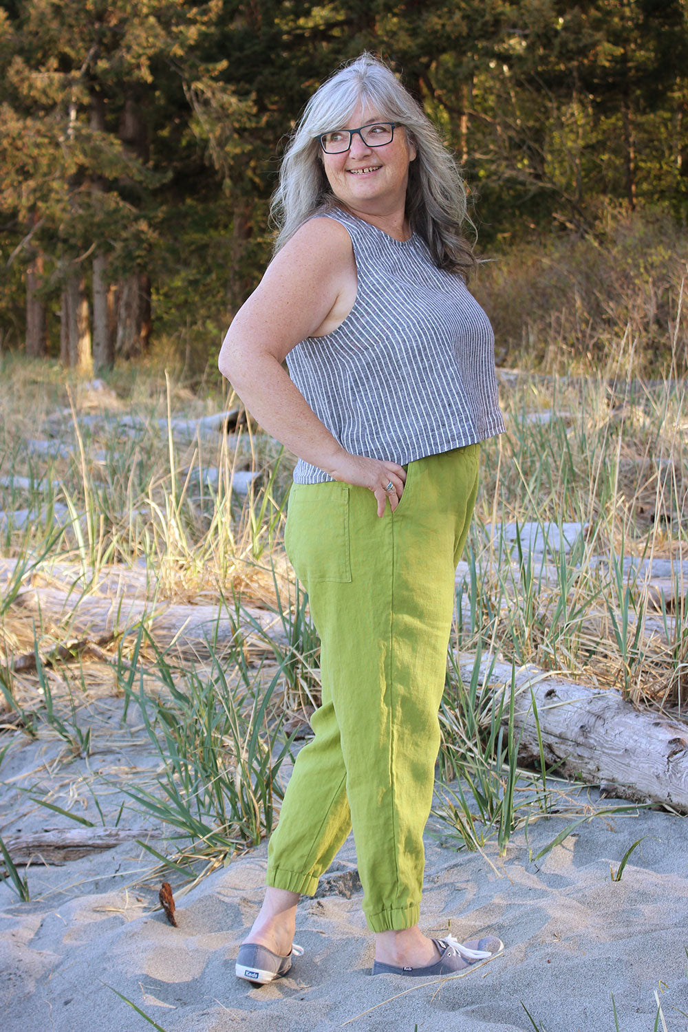 Arden Pants Sewing Pattern by Helen&