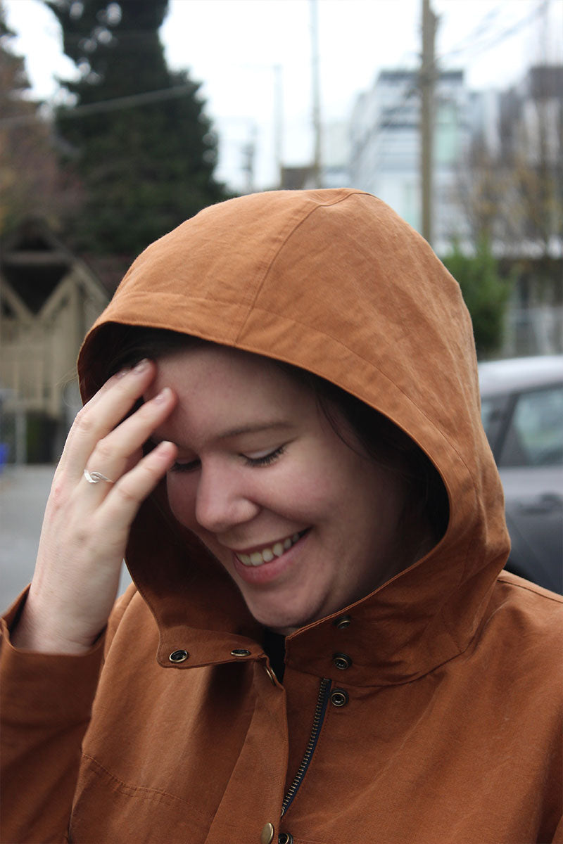 Anorak with a outlet hood